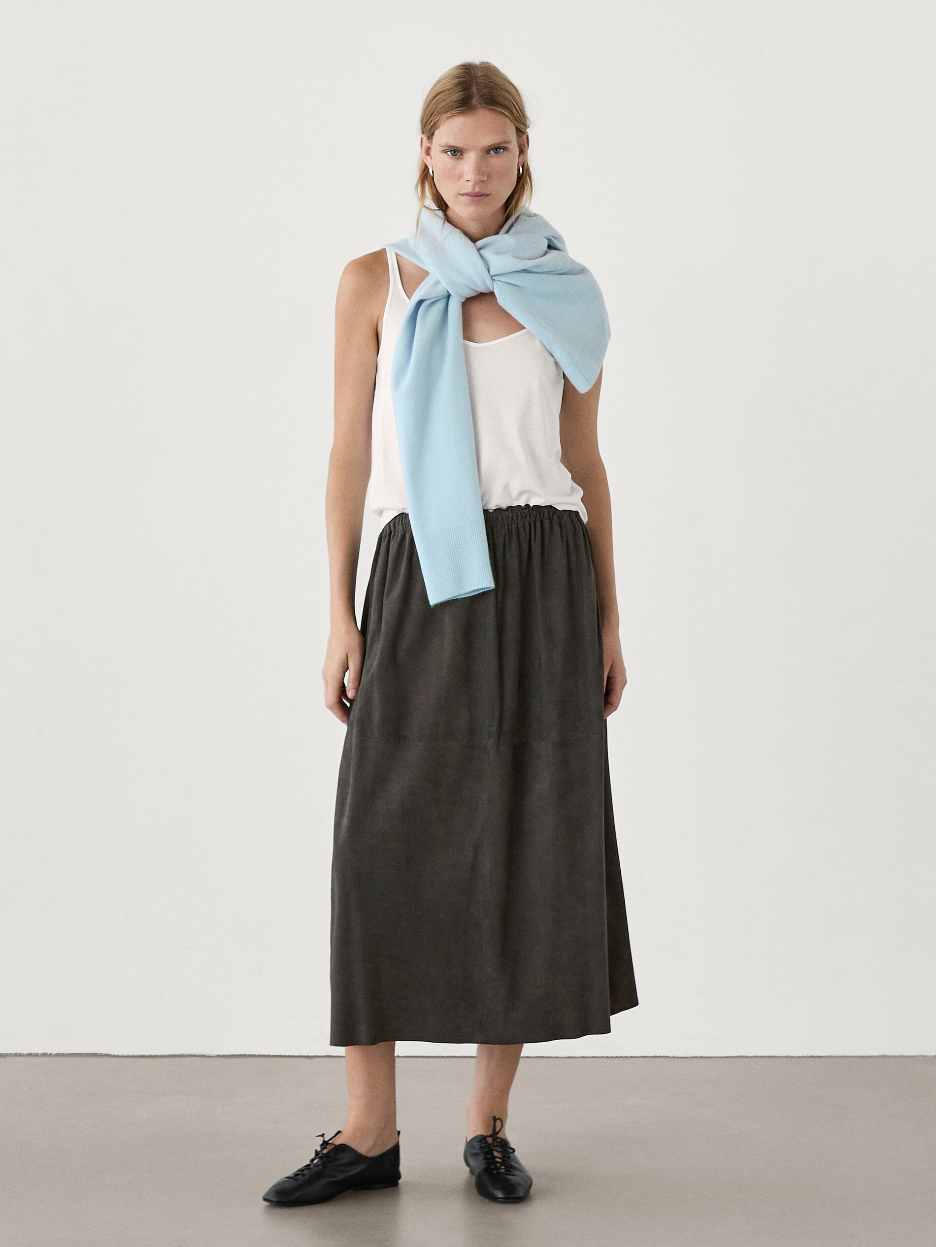 Suede leather midi skirt coord · Anthracite · Skirts Massimo Dutti