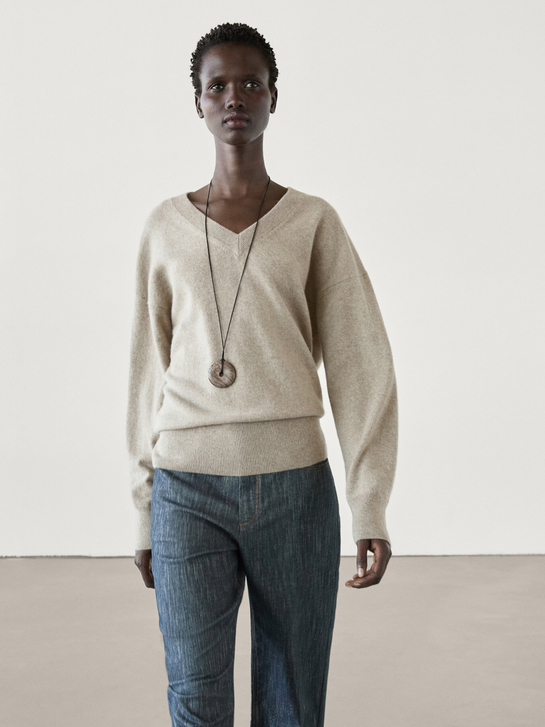 Knit 100% cashmere V-neck sweater · Mole Brown, Lilac, Dark Green 