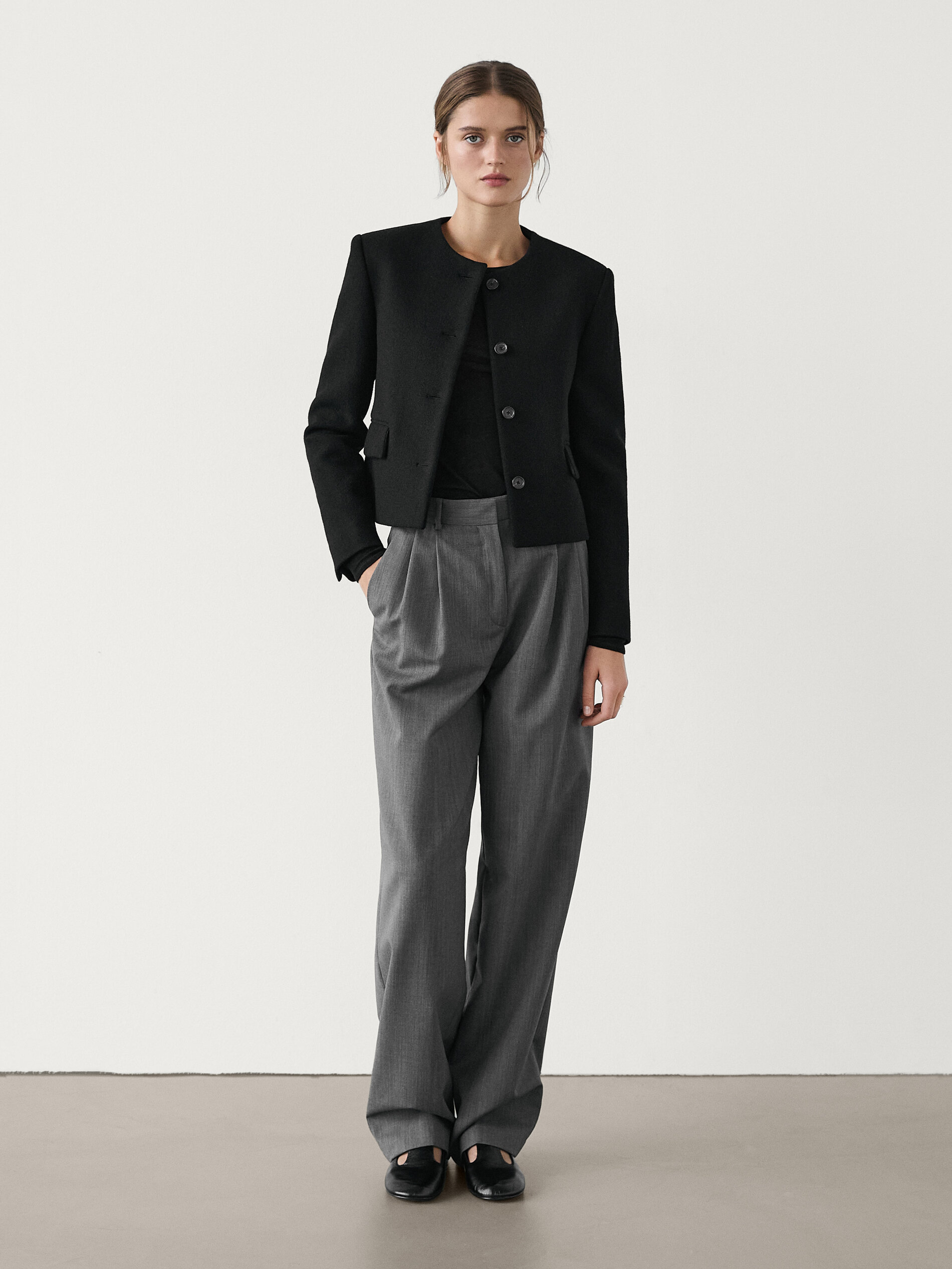 Short blazer with crew neck · Black · Dressy | Massimo Dutti