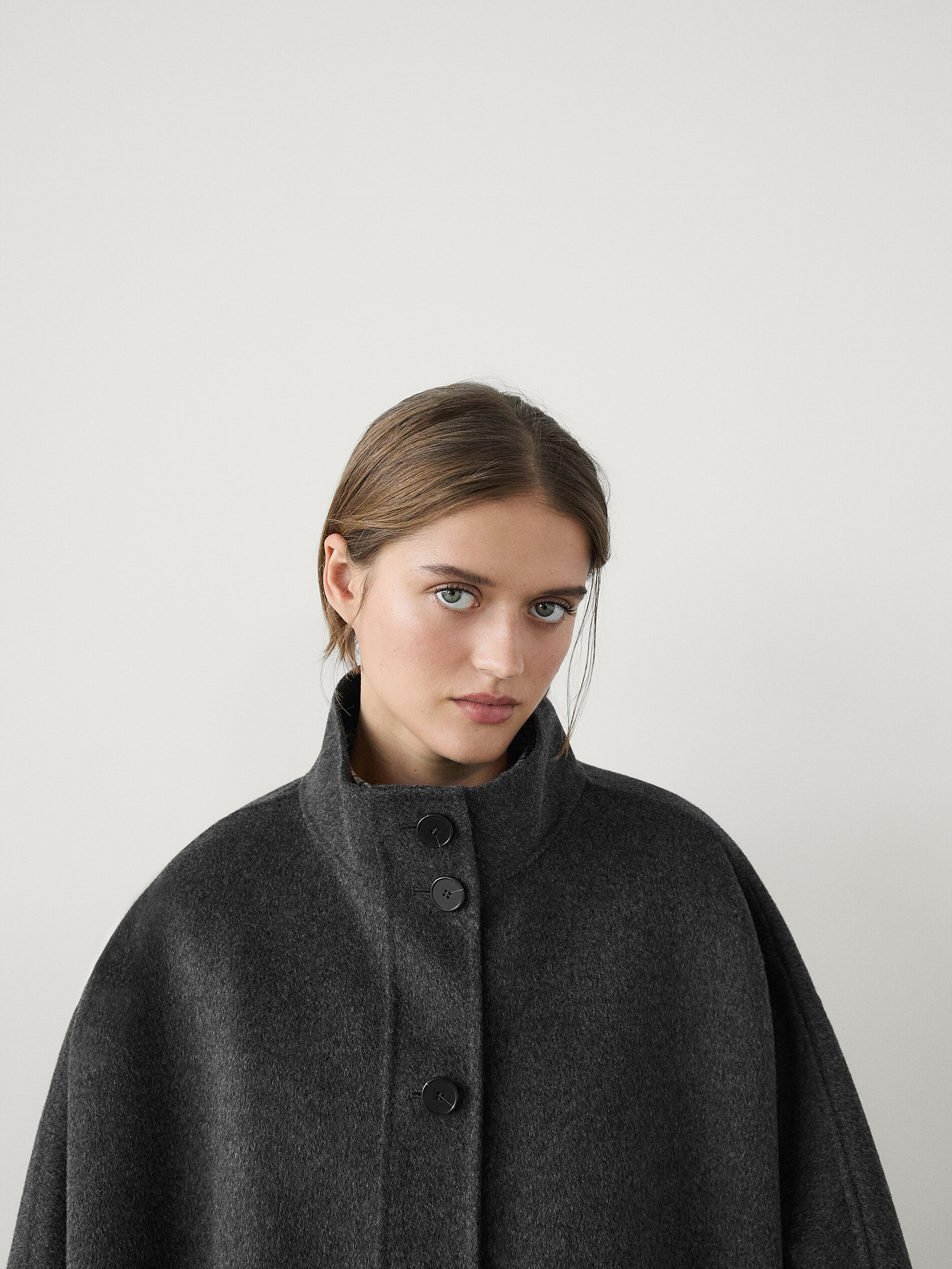 Wool blend voluminous cape · Grey · Coats And Jackets | Massimo Dutti 