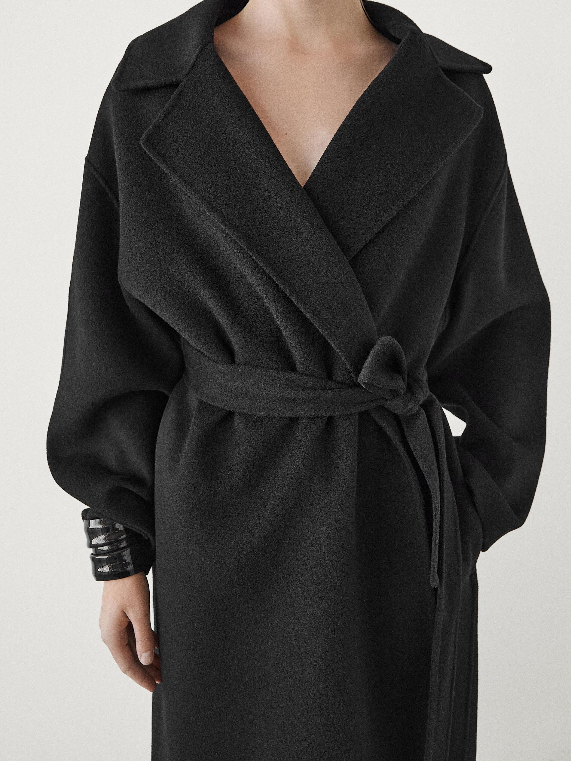 Long wool blend coat with belt · Black · Coats And Jackets | Massimo Dutti