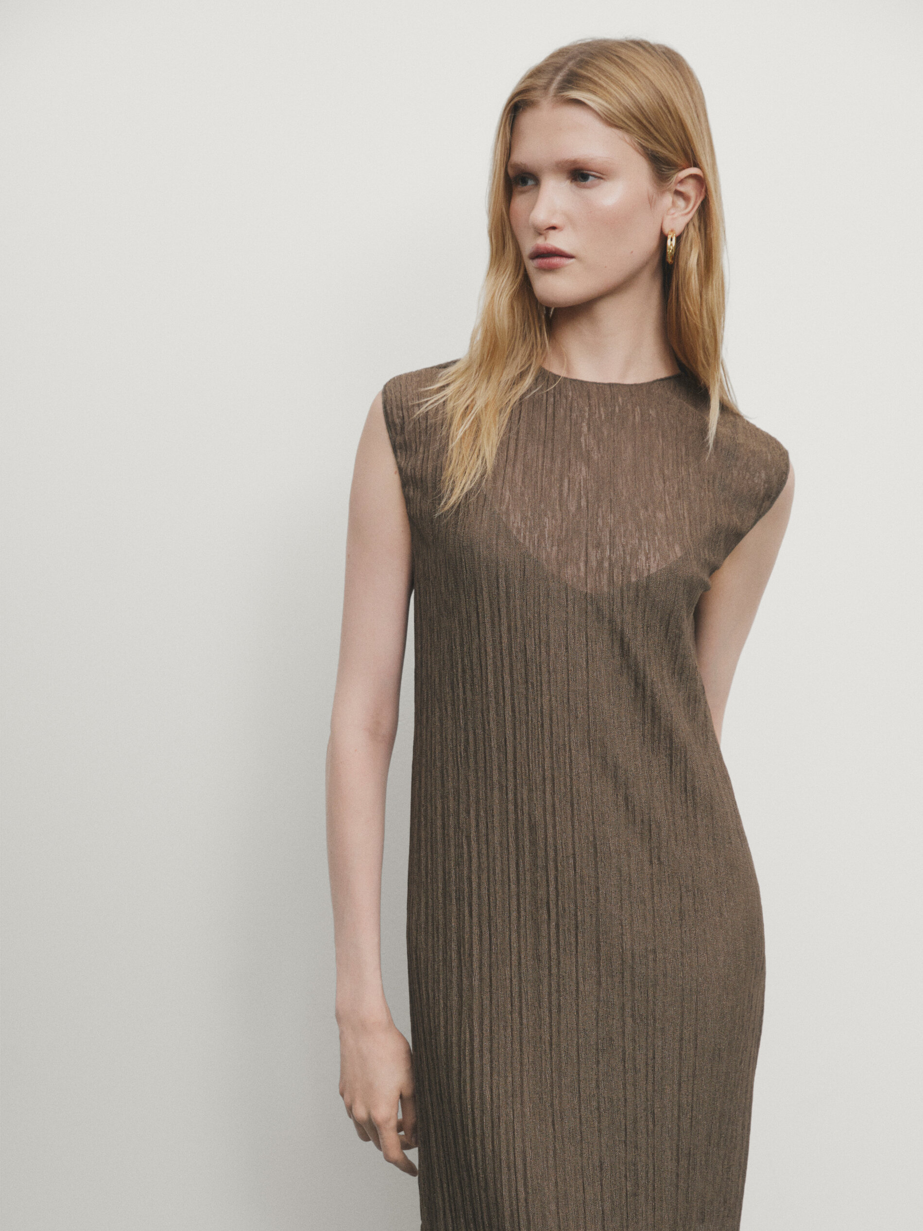 Sleeveless pleated midi dress Ochre Smart Dresses And Jumpsuits Massimo Dutti