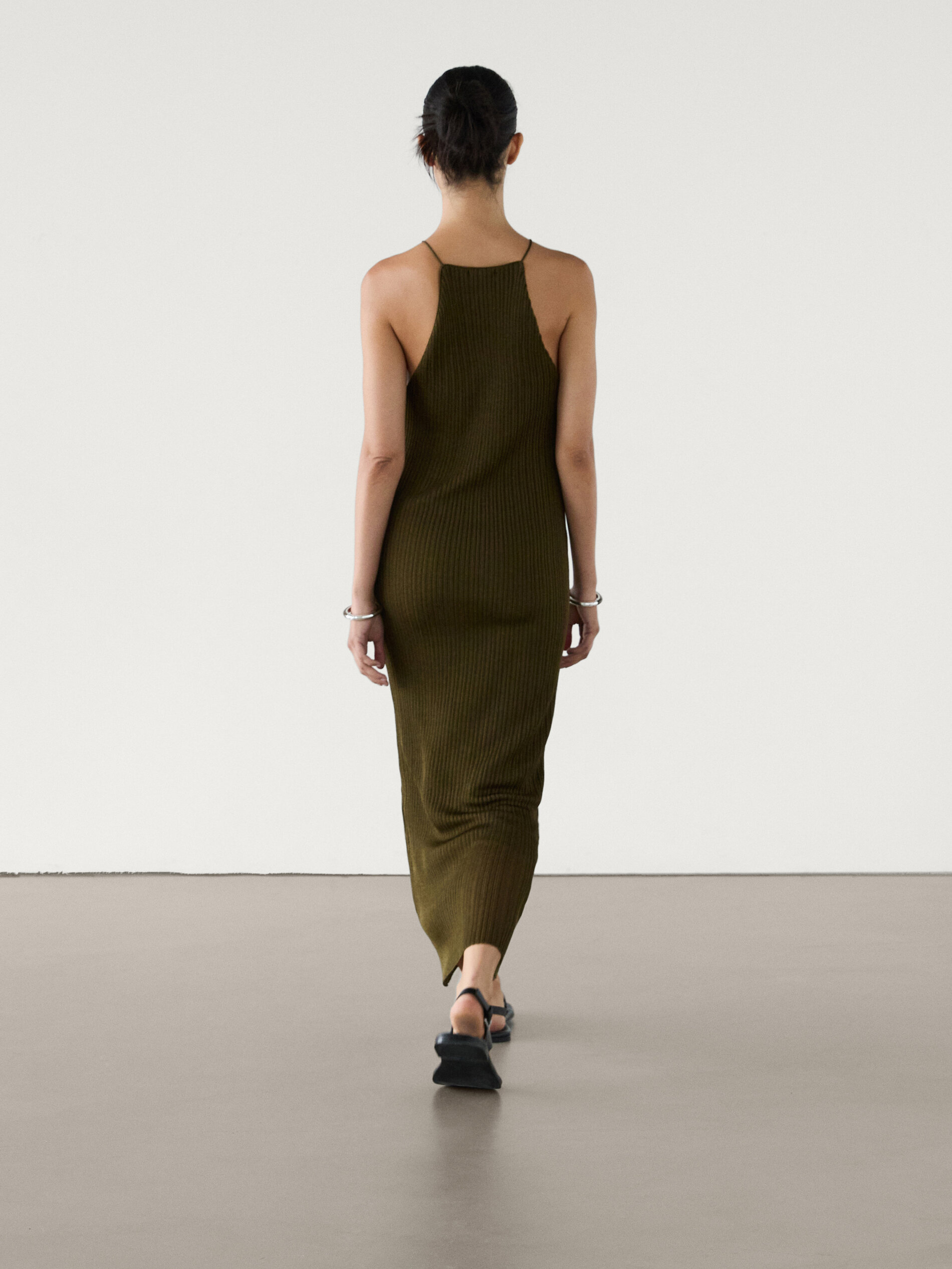 Shop Massimo Dutti Kleid Rippenstrick Lang In Moosgrün