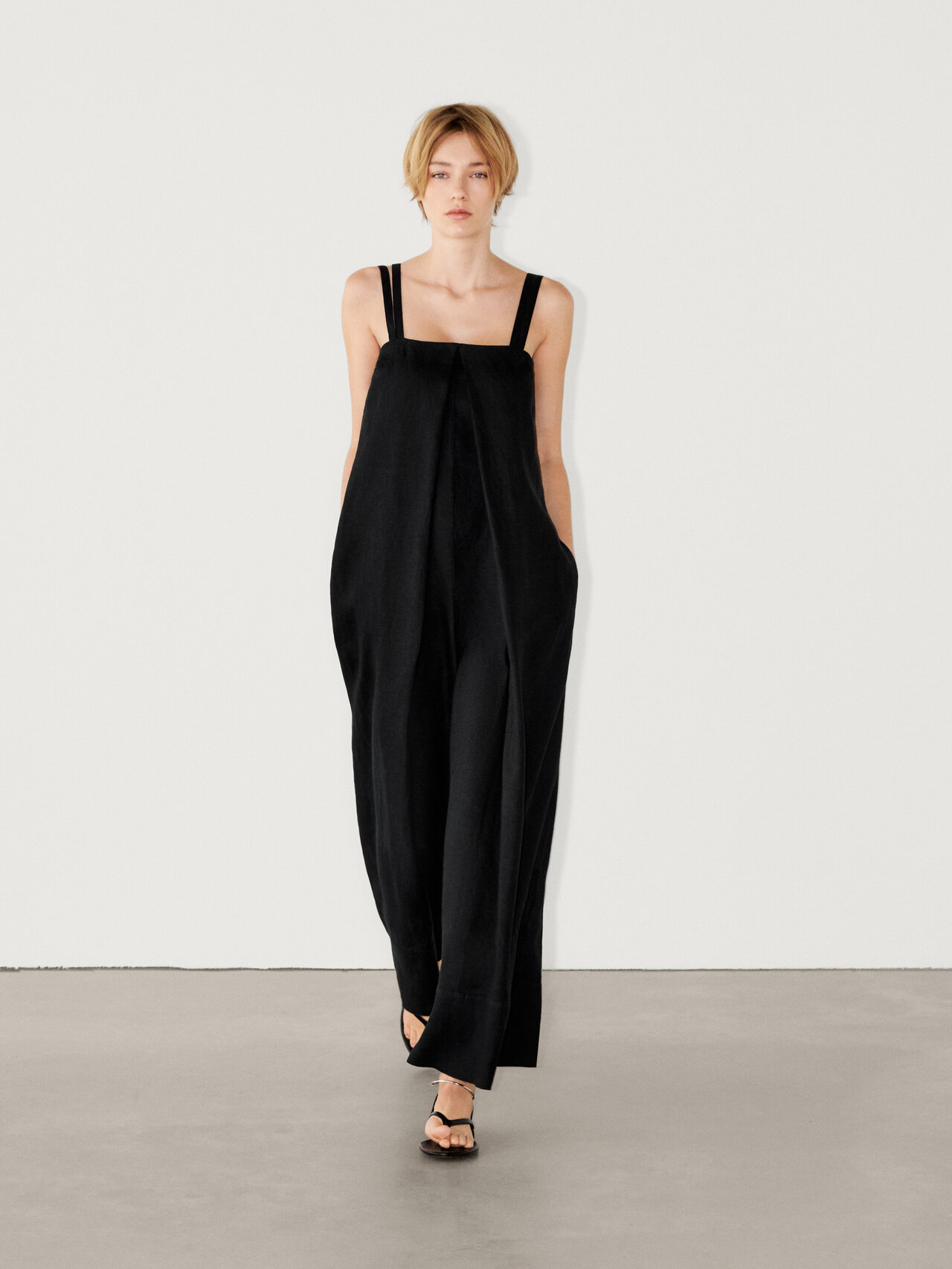 Jumpsuit with buttoned straps