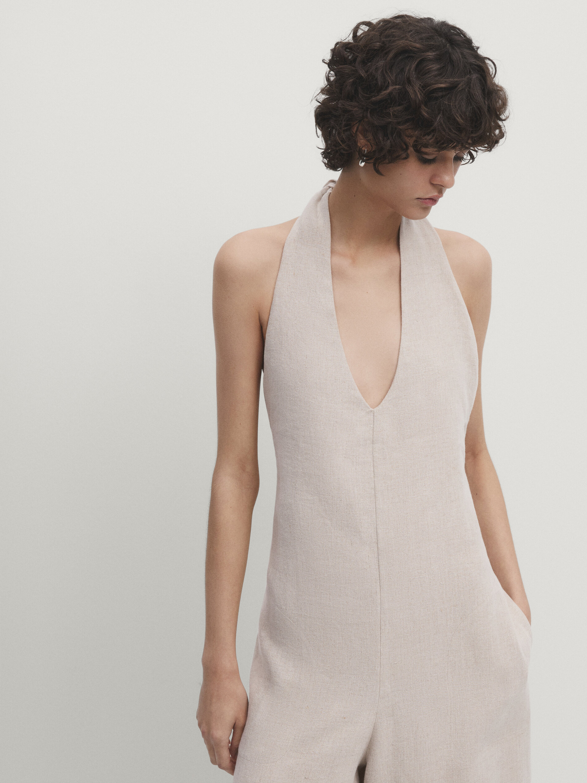 NeckholderJumpsuit aus Leinen · Sand · Abendgarderobe / Kleider Und