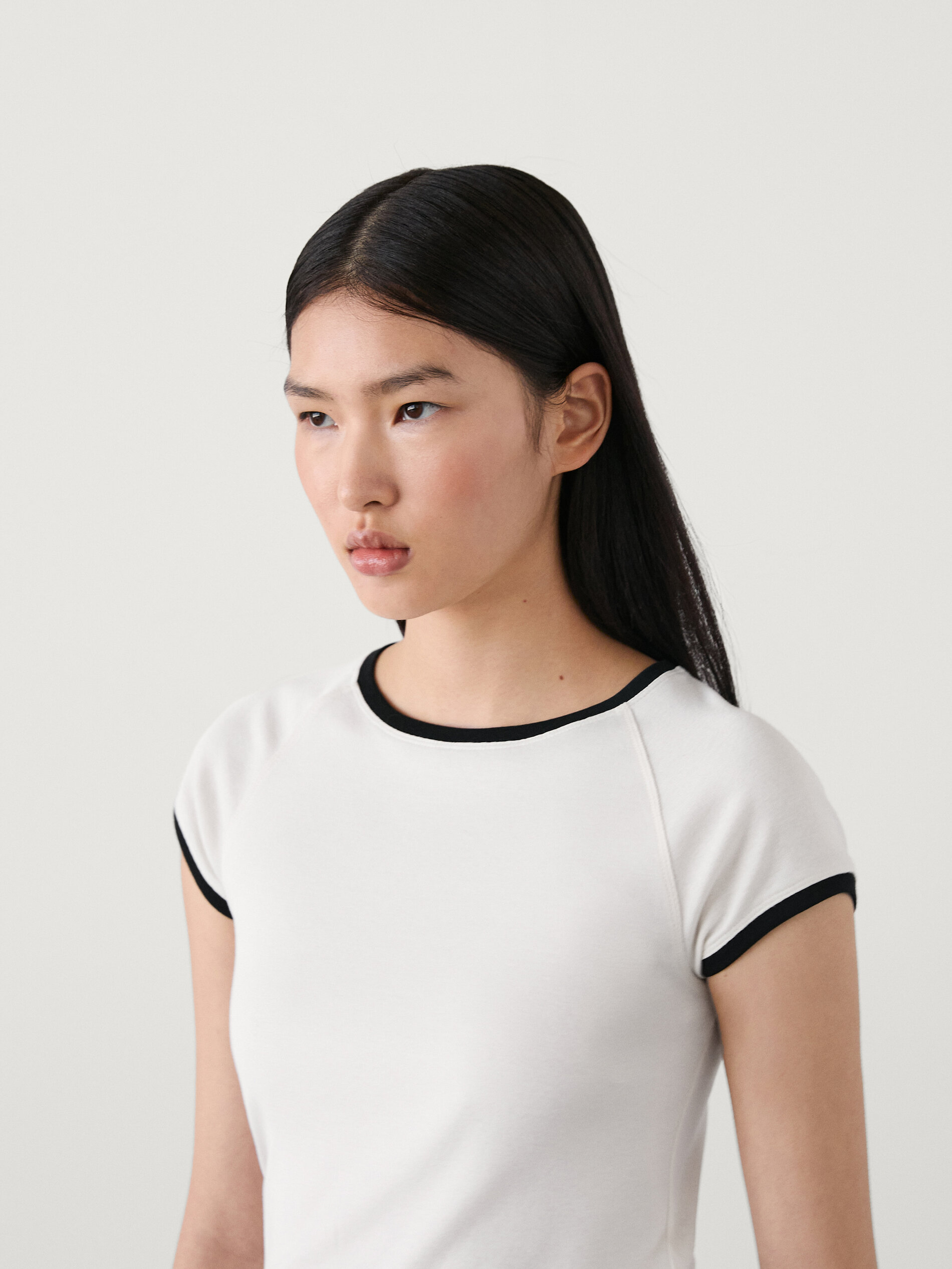 Shop Massimo Dutti T-shirt Farblich Abgesetzte Biesen In Gebrochen Weiss