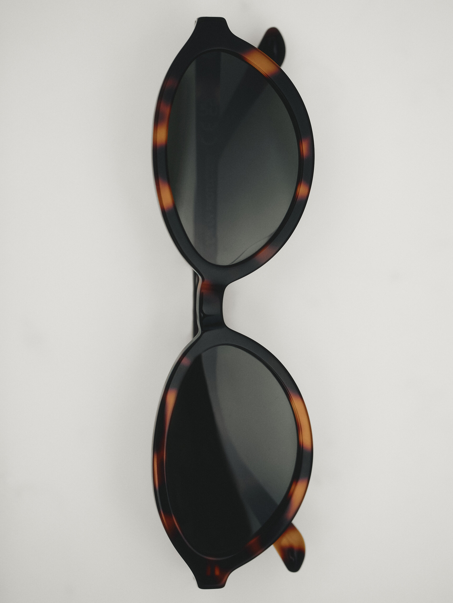 Tortoiseshell effect sunglasses · Brown · Accessories | Massimo Dutti