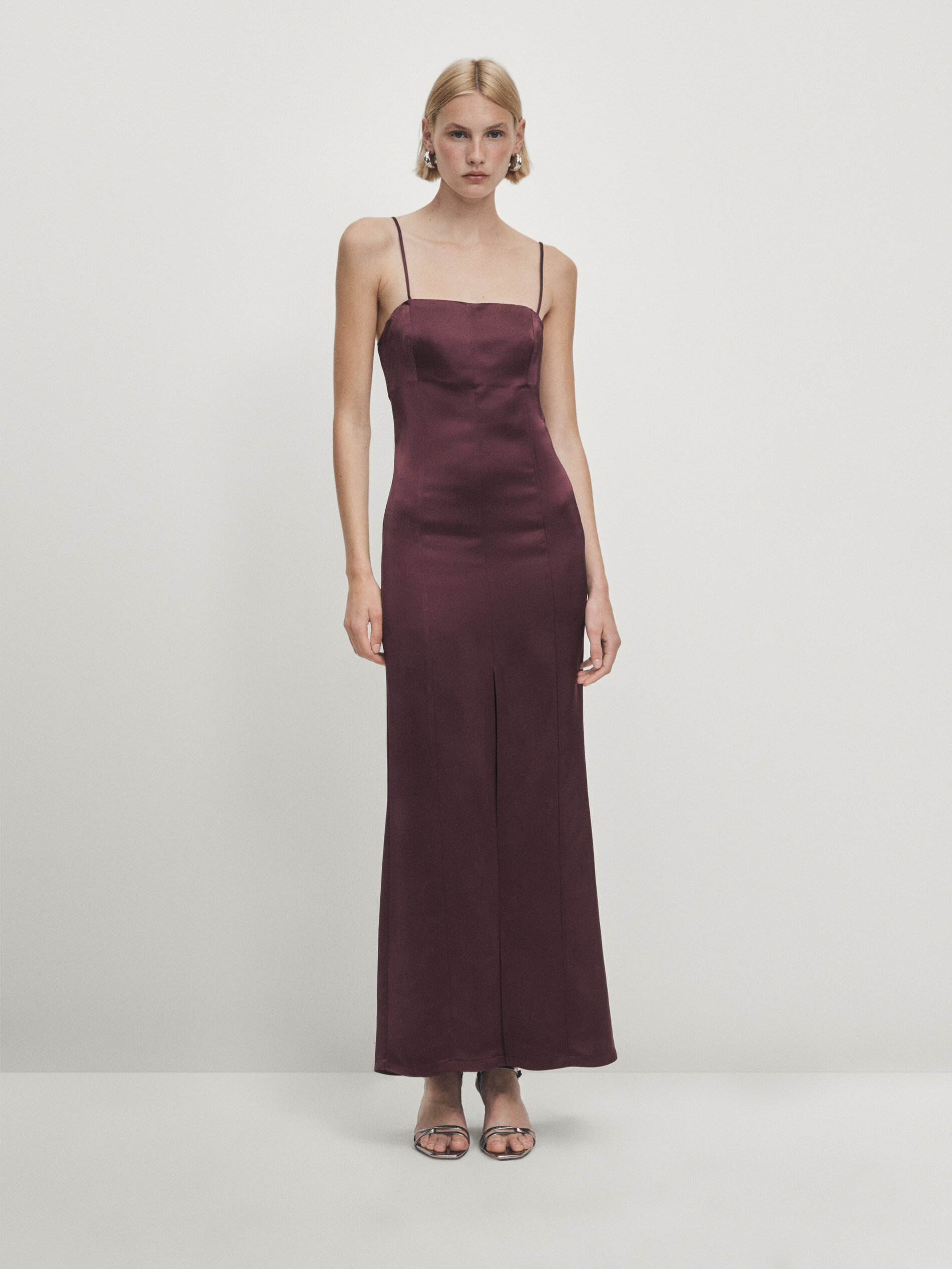 【Massimo Dutti】Long satin dress with round neckline Long satin dress with slit detail · Aubergine · Smart