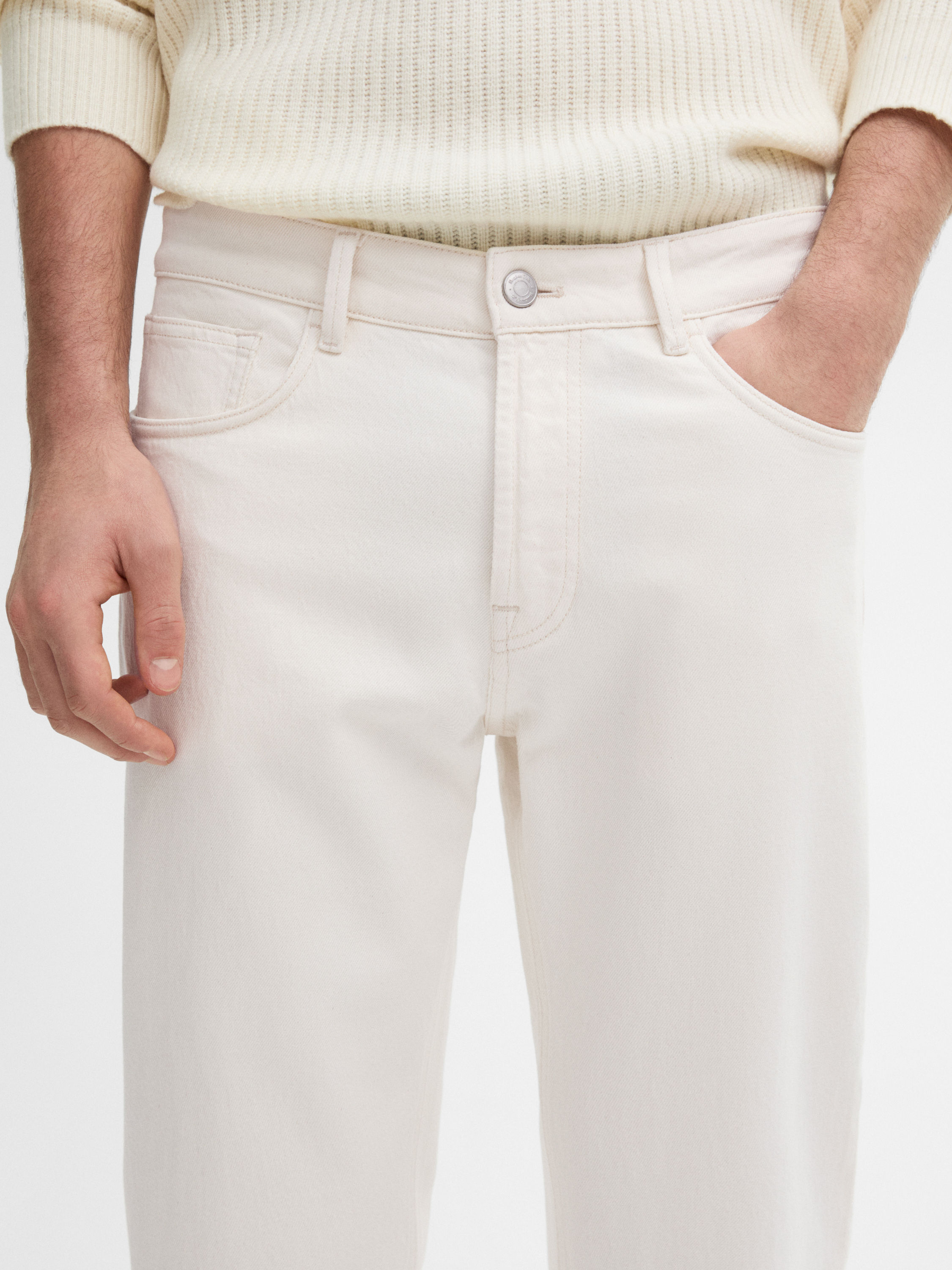 Tapered fit jean_9