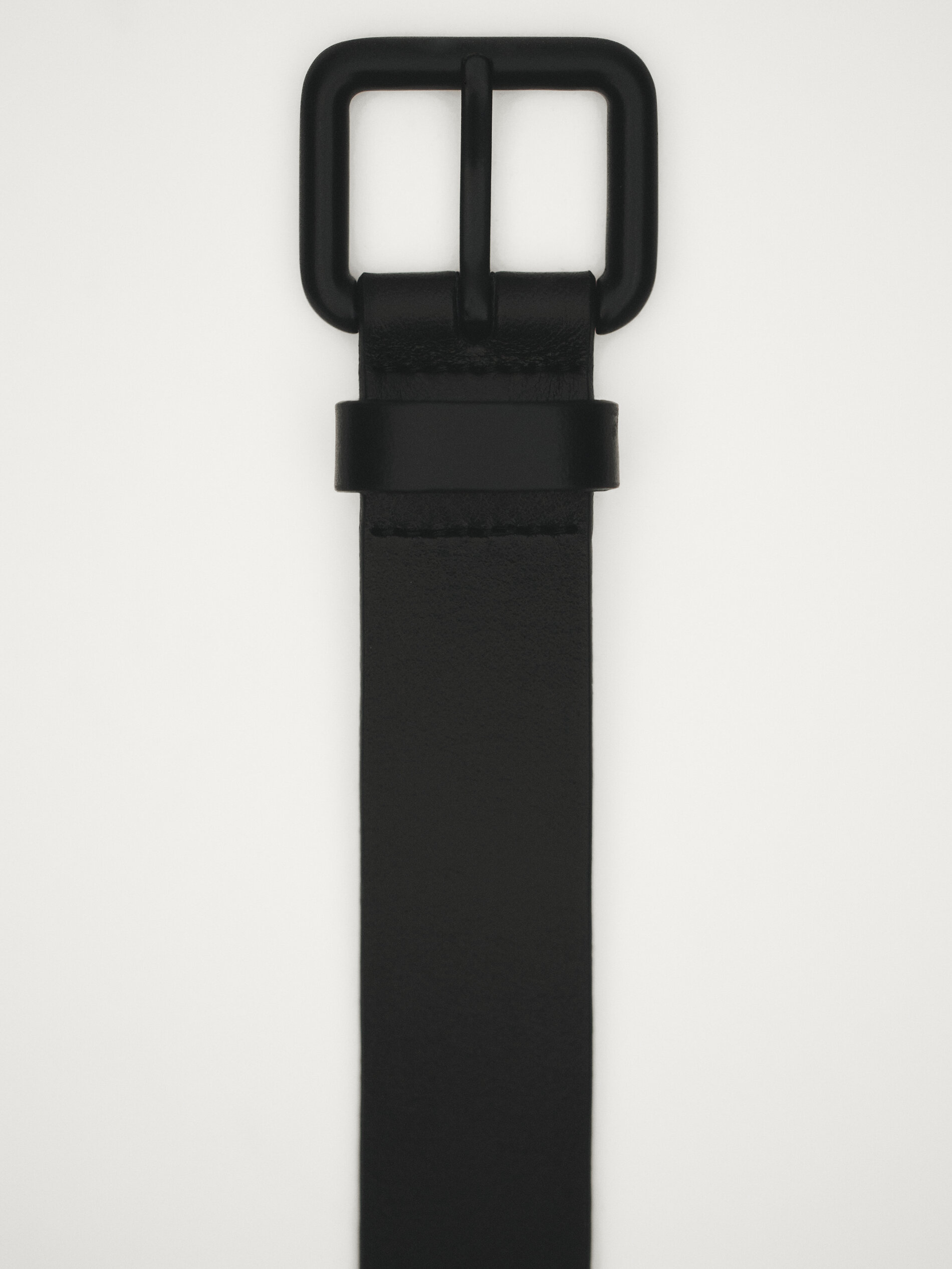 Belt buckle detail nappa leather Massimo Dutti Thailand