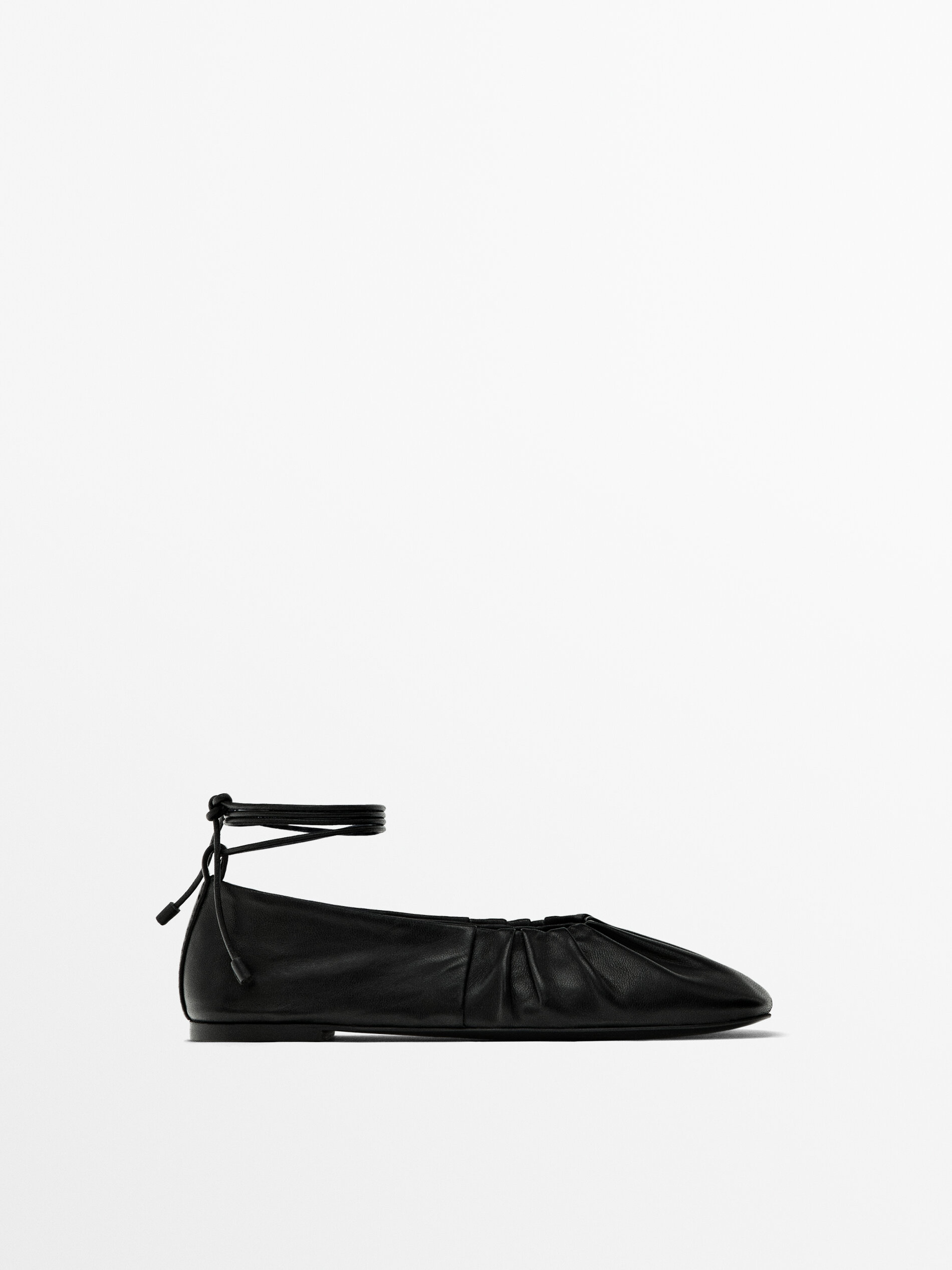 Lace up ballet flats with gathering Black Flat Shoes Massimo Dutti