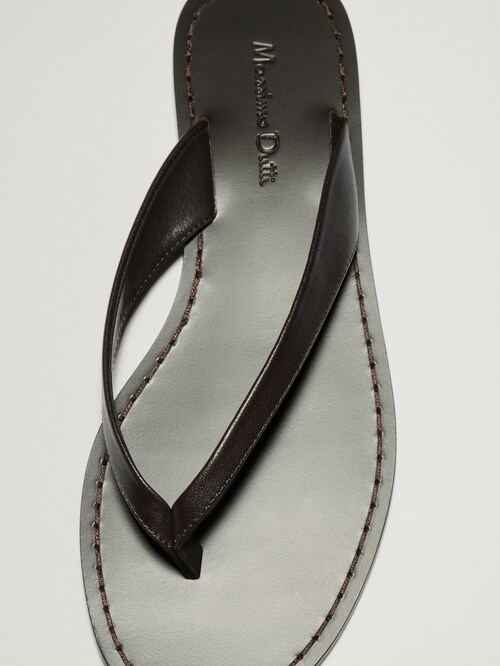 Flat leather sandals
