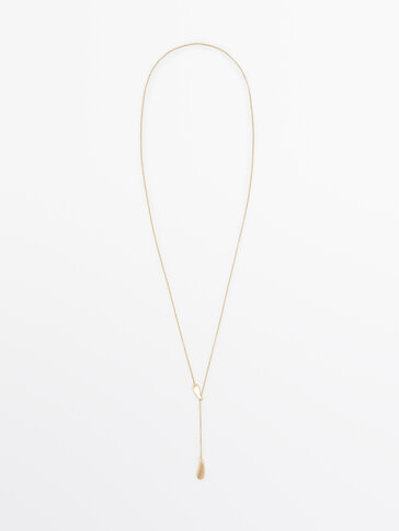 Long chain necklace with detail piece