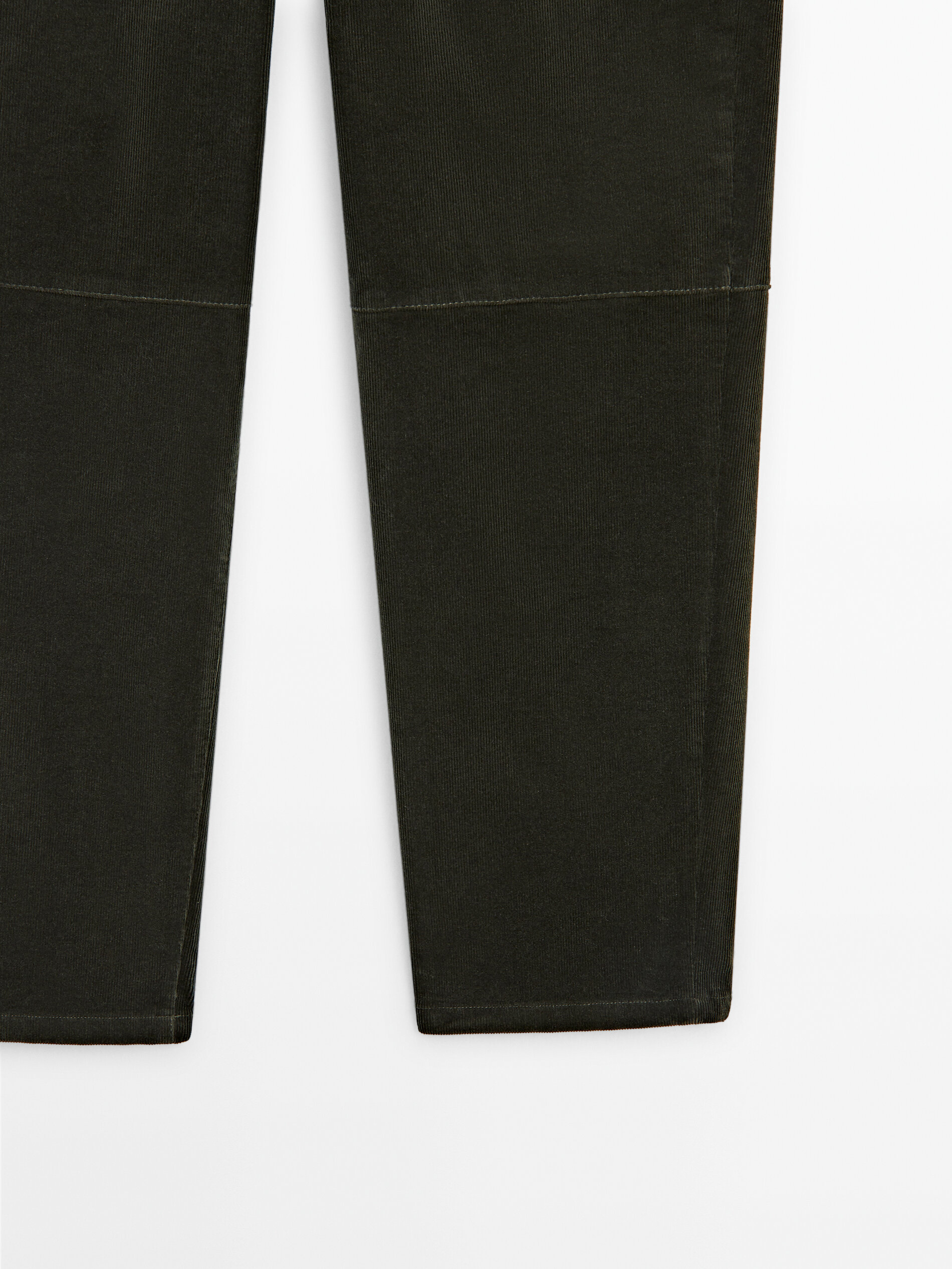 Pantalón micropana slim fit detalle costura