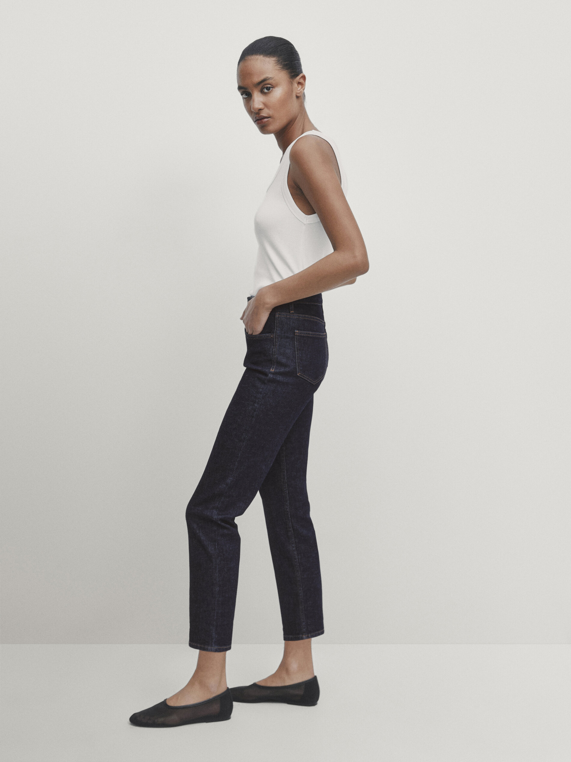 Jeans tiro medio slim cropped fit confort
