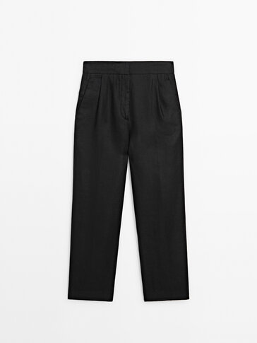 Black trousers with an elastic waist