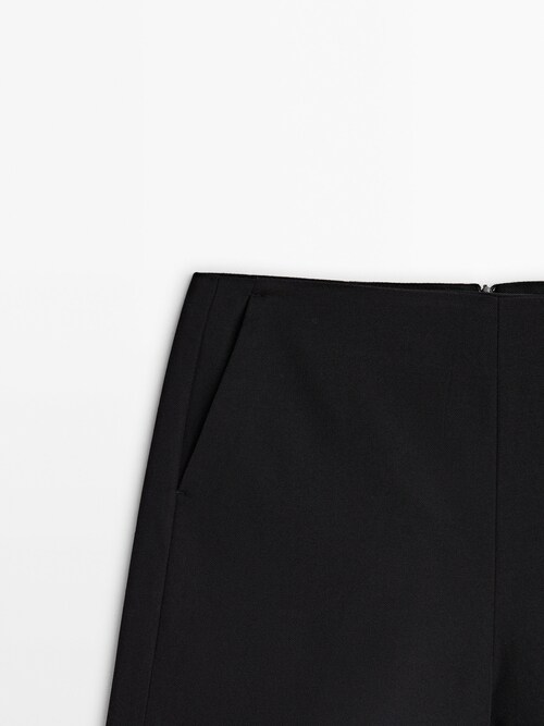 Plain black Bermuda shorts · Black · Dressy
