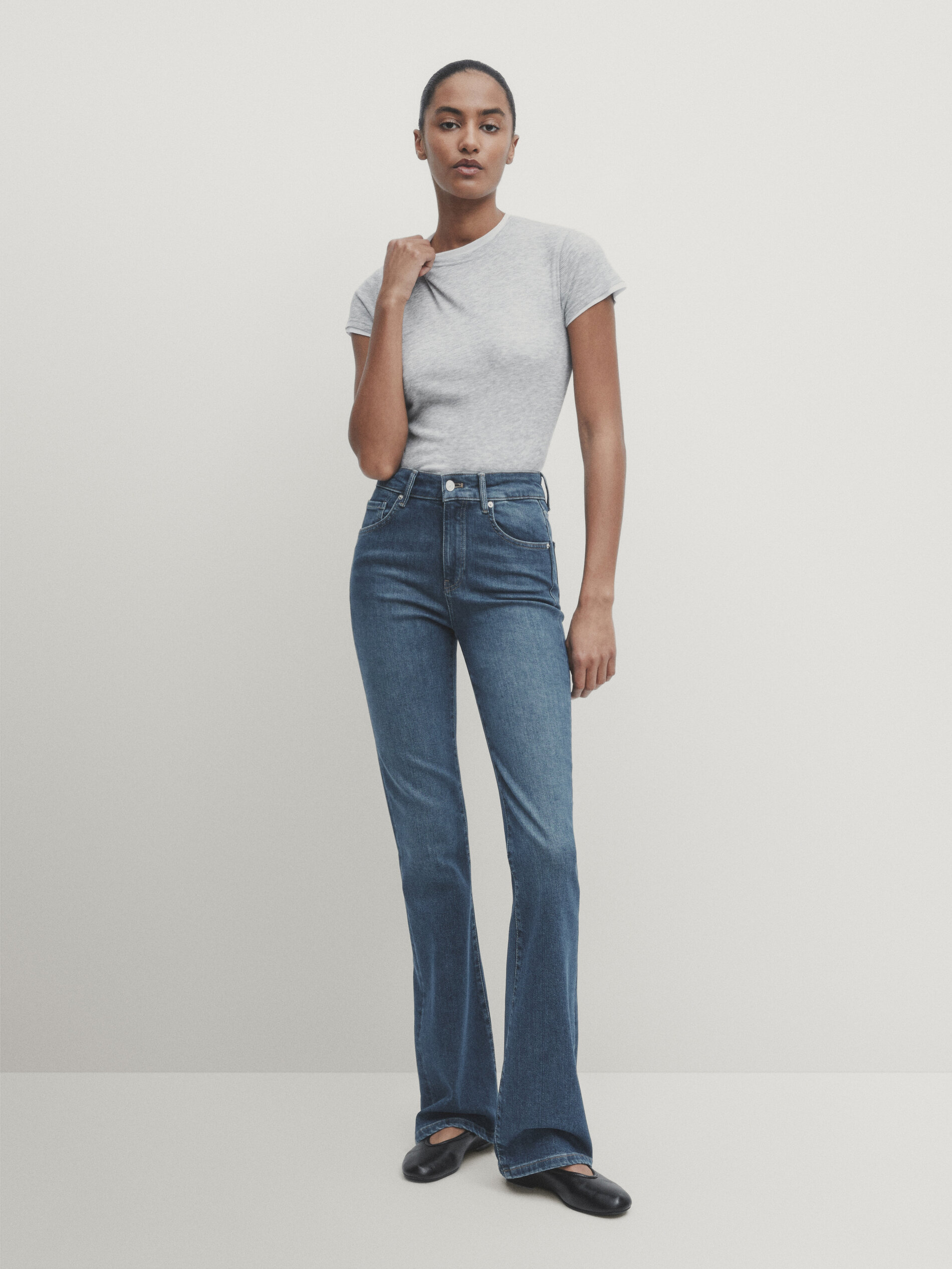 Massimo Dutti Skinny-jeans Mit Schlag Und Hohem Bund In Medium Blue