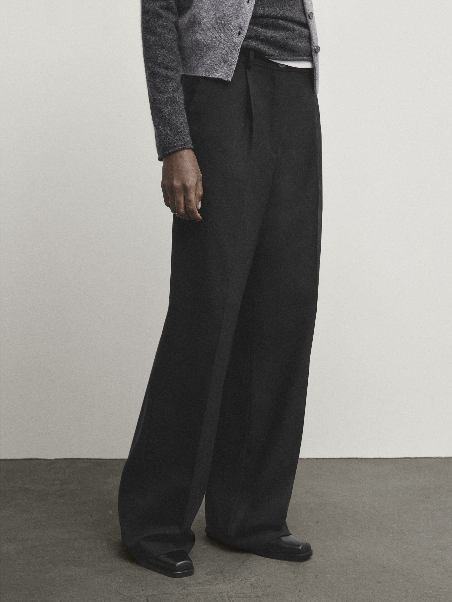 Black darted wide-leg trousers · Black · Dressy | Massimo Dutti