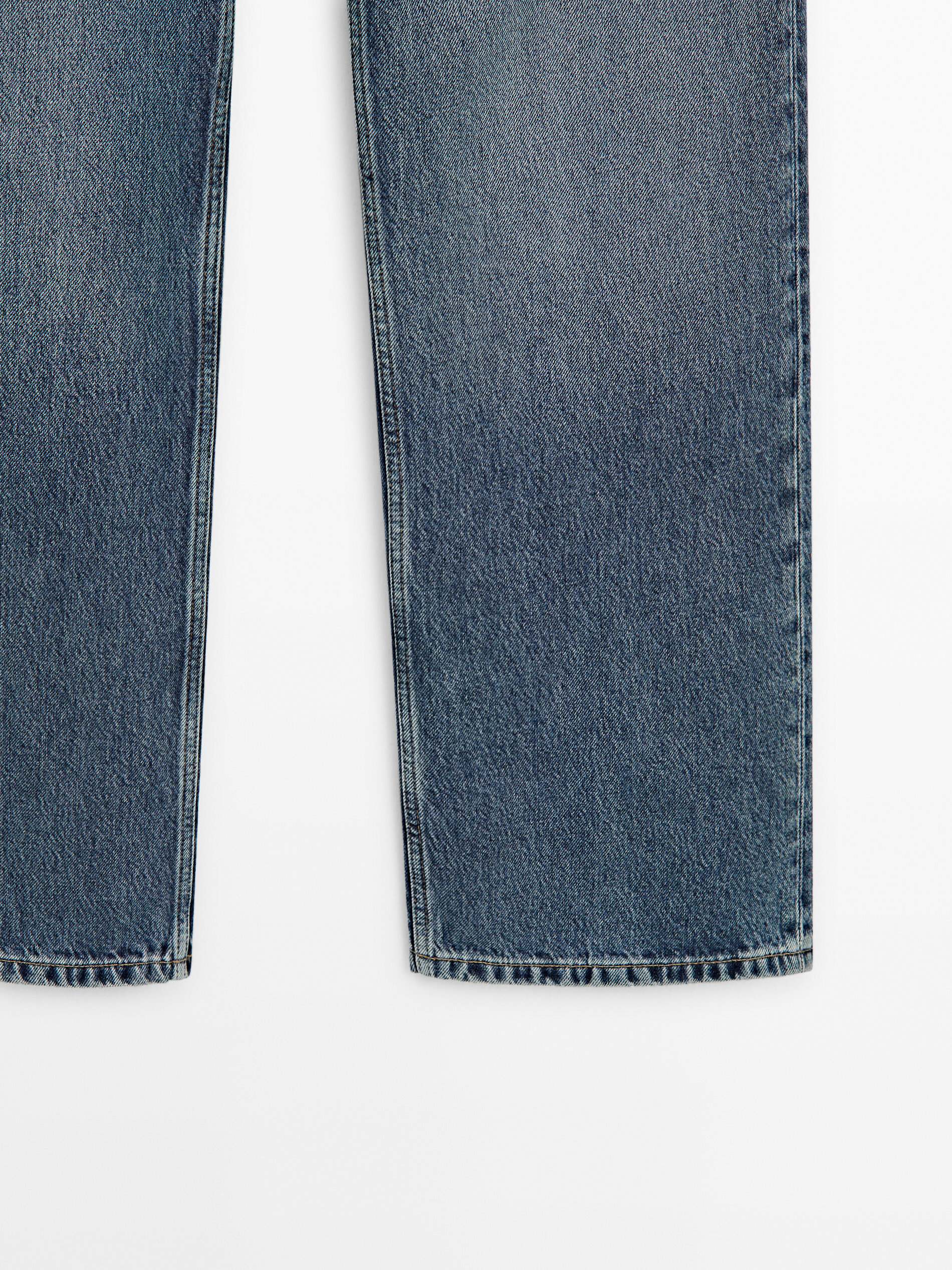Jeans tiro bajo corte recto