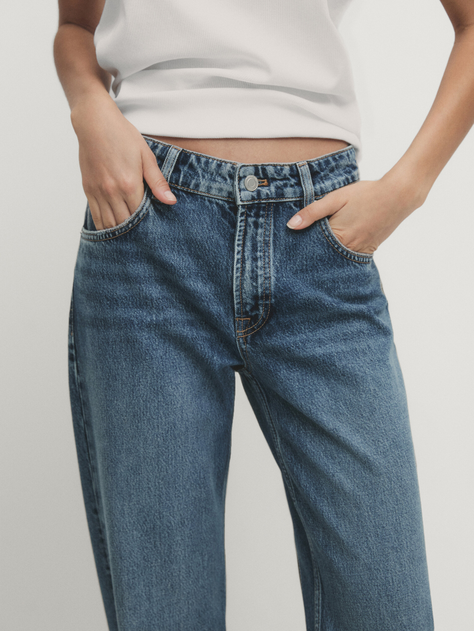 Jeans tiro bajo corte recto