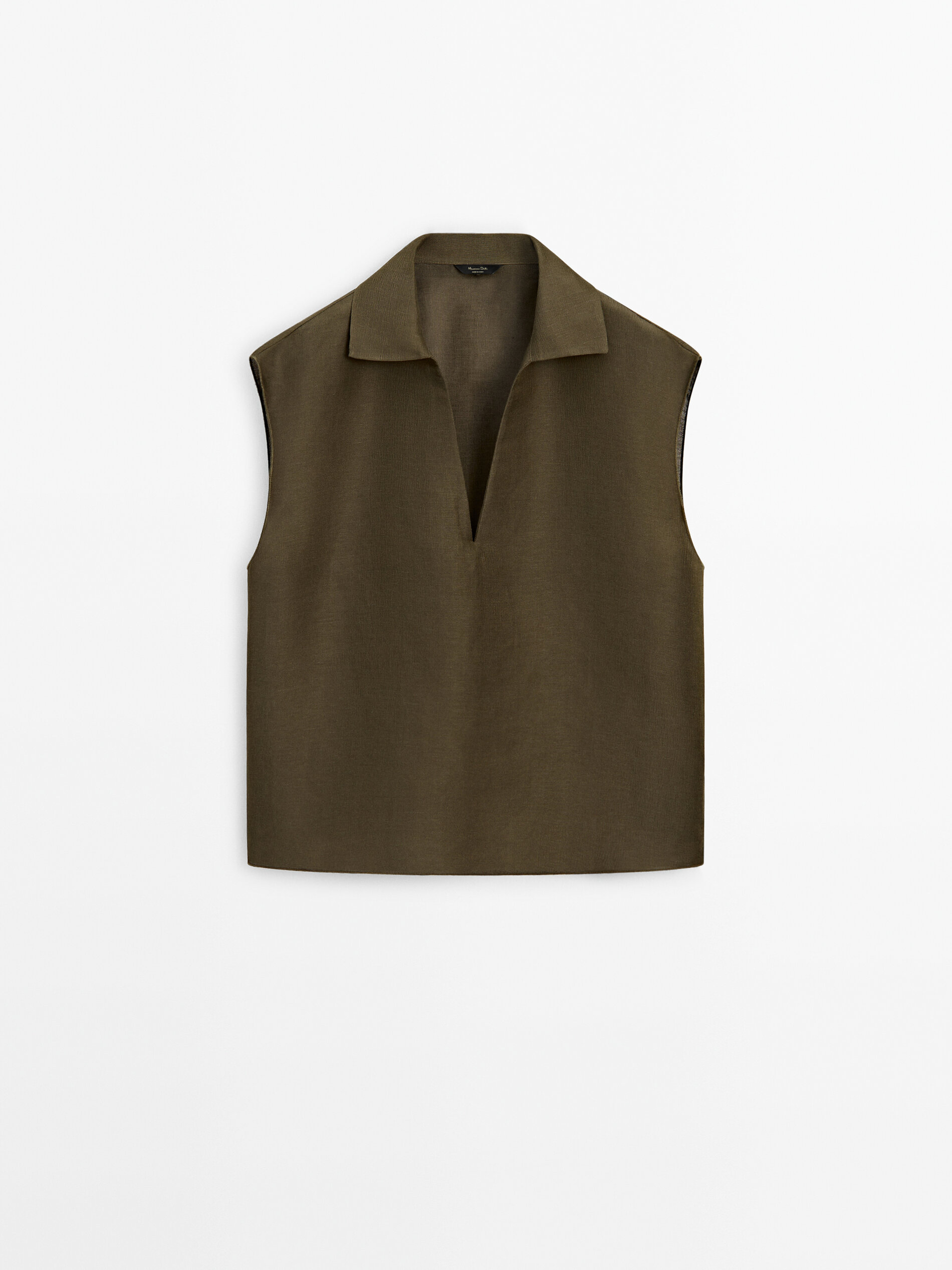 Sleeveless blouse with store collar