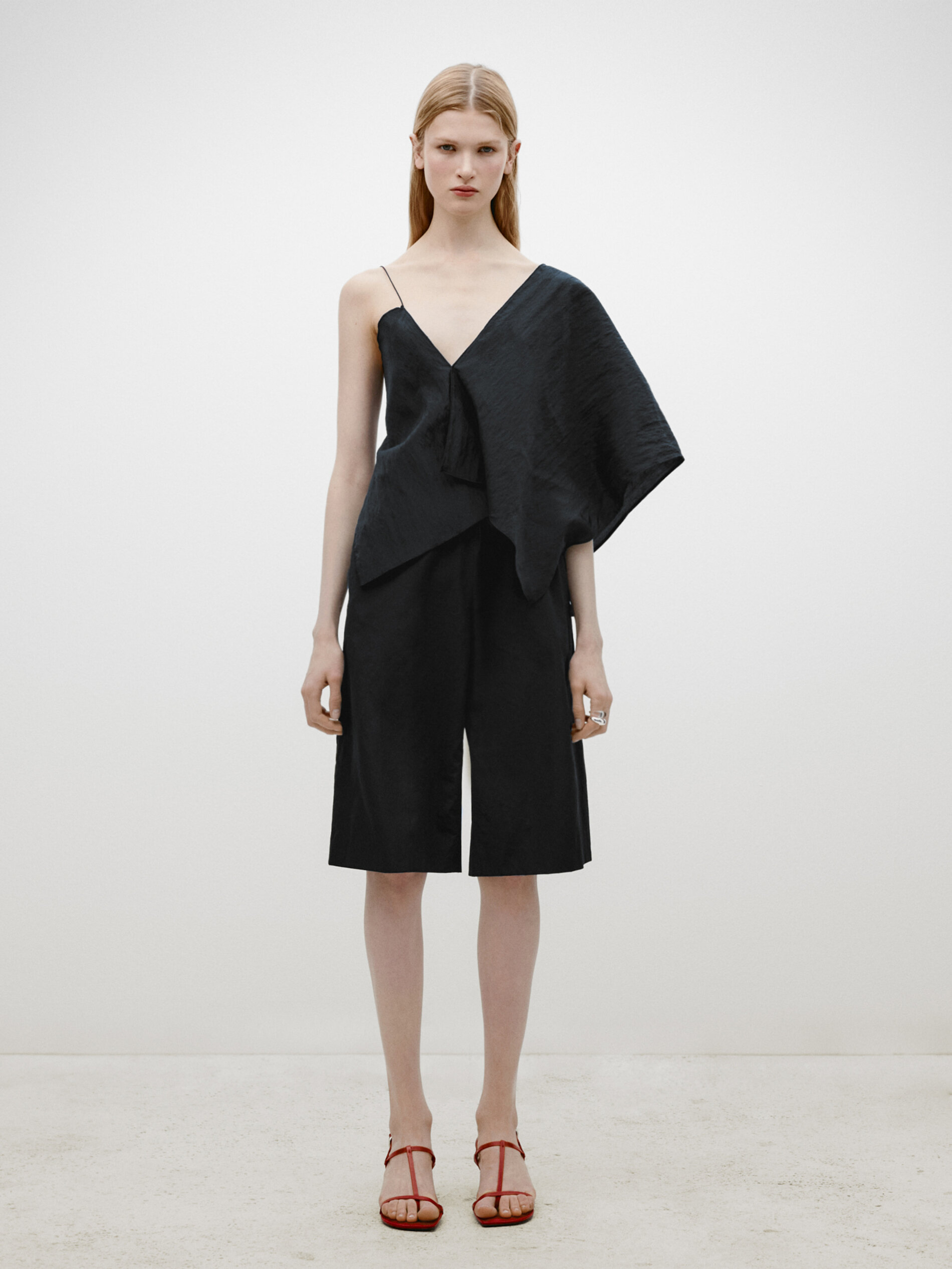 Asymmetric technical top - Limited Edition · Black · Shirts 