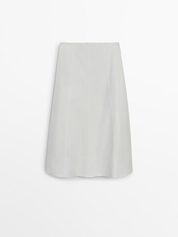 La falda larga de Massimo Dutti perfecta para salir de fiesta
