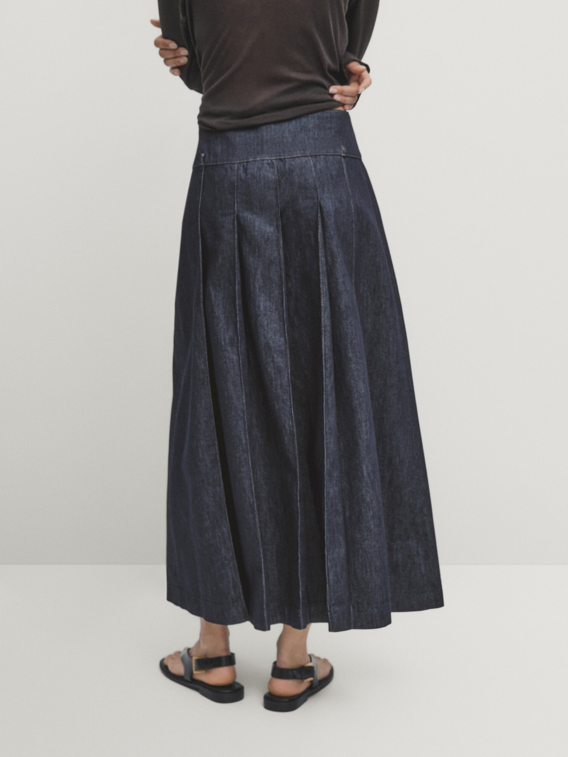 Denim flounce midi skirt with seams