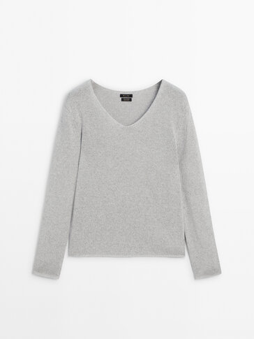 100% cotton V-neck knit sweater