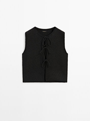 Knit vest with a crew neck and tie details