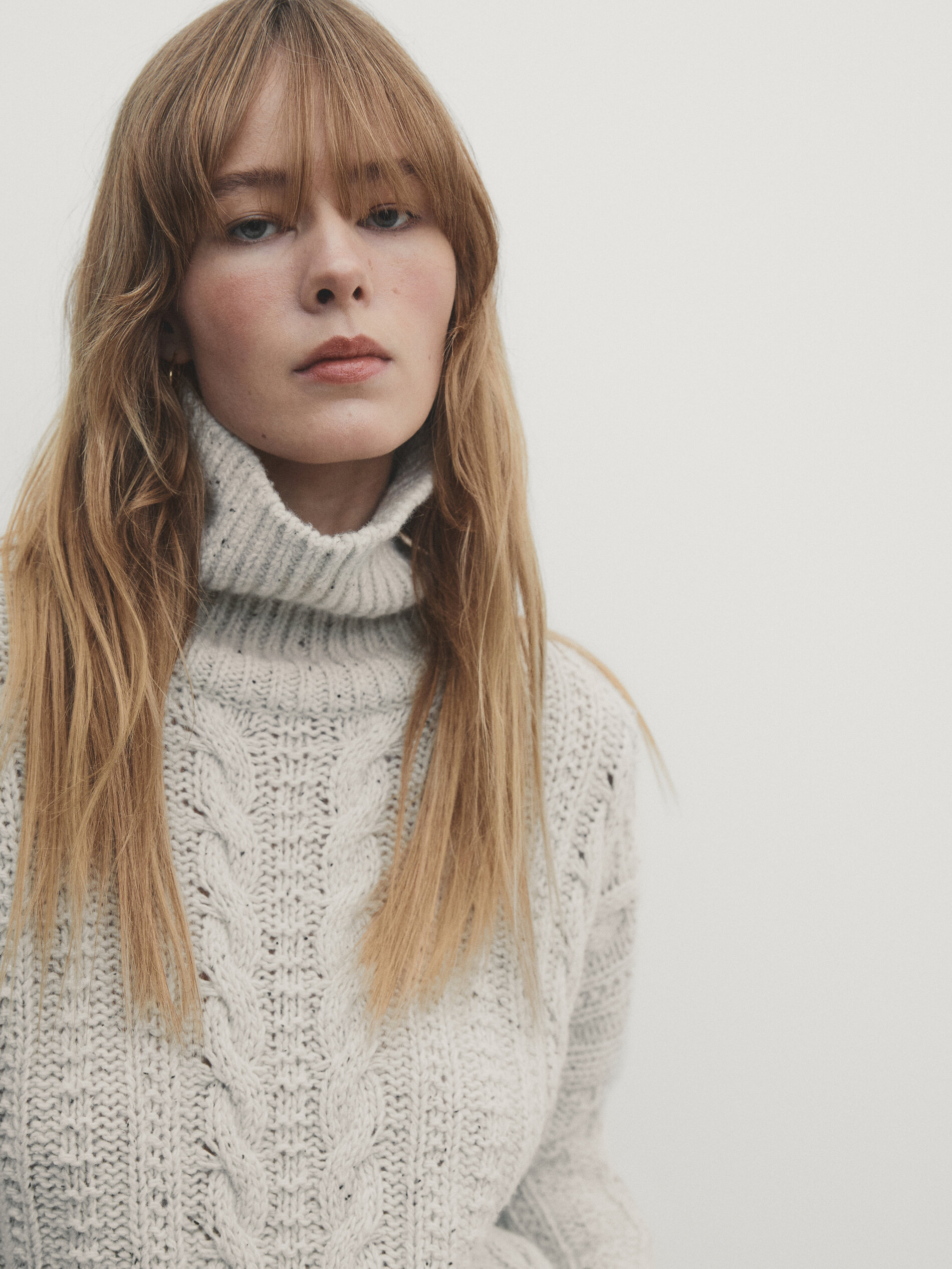 Jersey punto trenzas botonato cuello alto · Gris · Sweaters Massimo Dutti