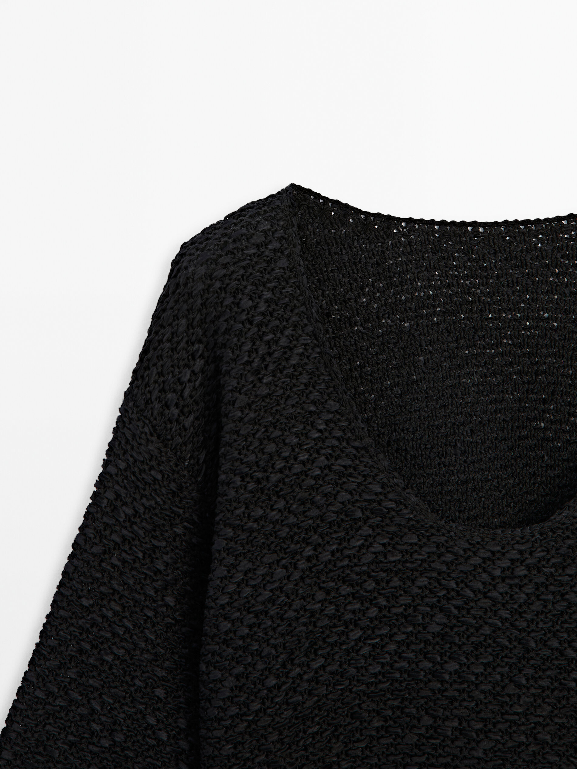 Textured knit sweater with low-cut back - Limited Edition · Black