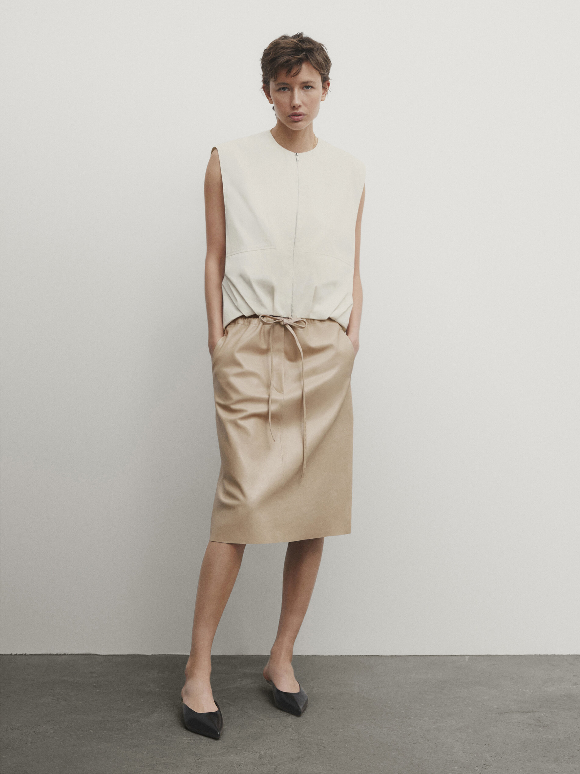 Utility vest with pockets · Cream · Dressy Massimo Dutti