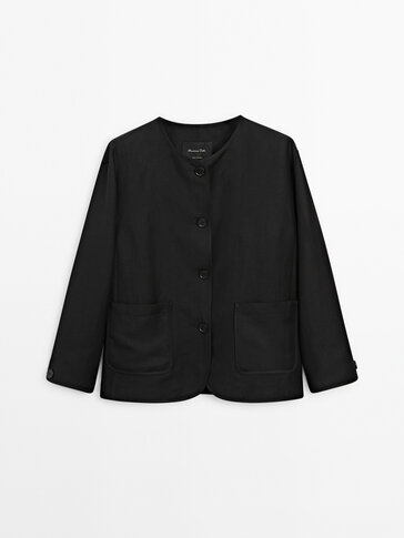 Buttoned jacket with pockets