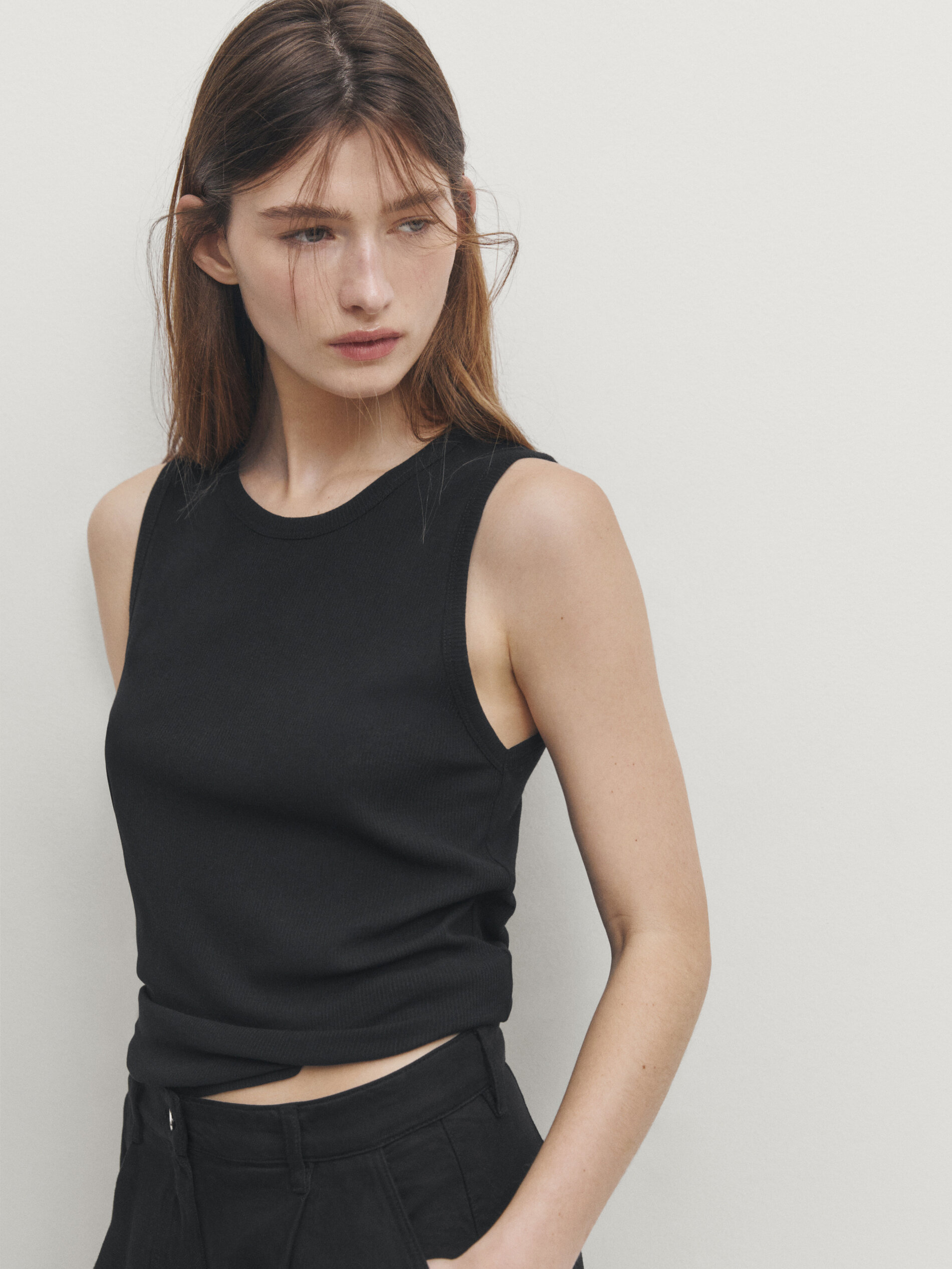 Massimo Dutti Sleeveless Halter Top With Ribbed Detail In Schwarz
