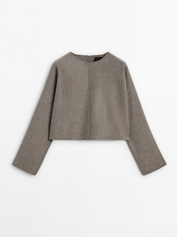 Obszerny sweter z kontrastowych materiałów z wełnianej mieszanki