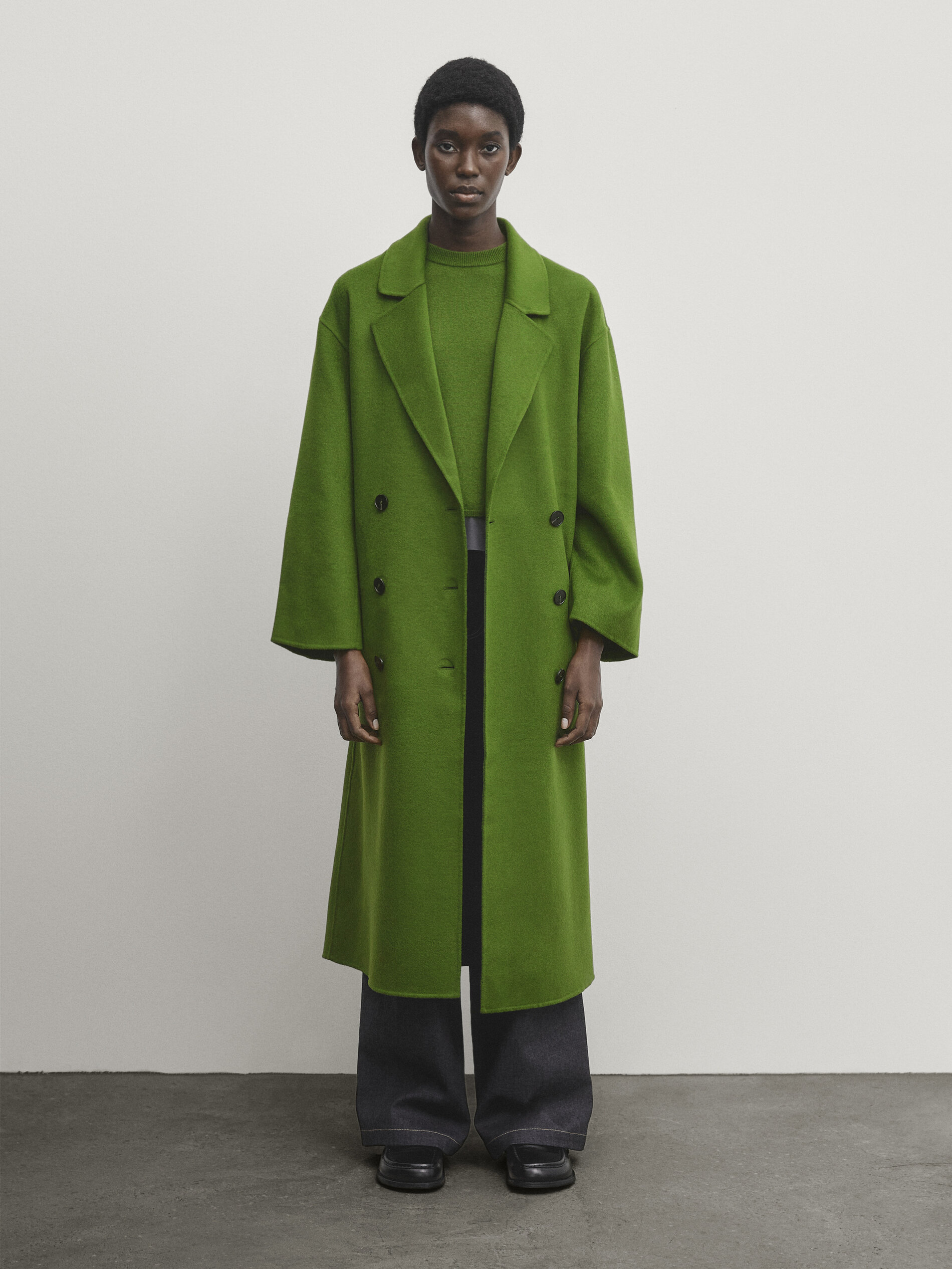 Massimo Dutti Langer Zweireihiger Mantel Aus Wollmischung In Grün