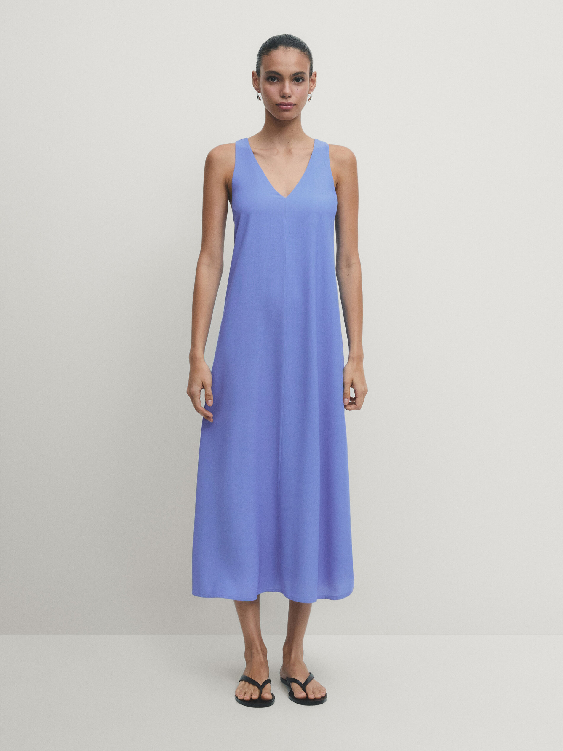 Midi dress with elastic straps detail