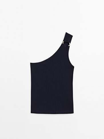 Asymmetric ribbed top with piece detail