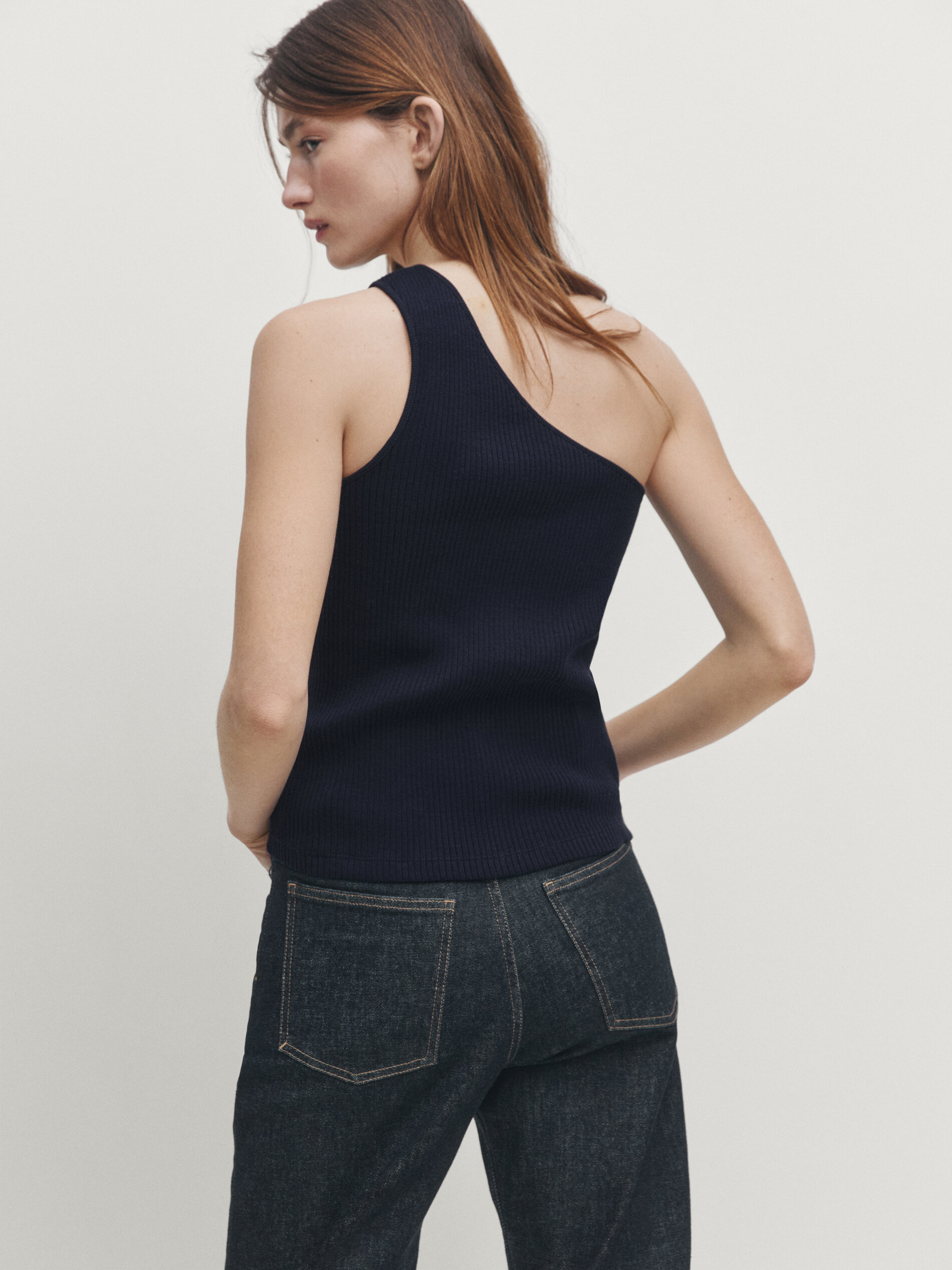 Massimo Dutti Asymmetrisches Top Im Rippenstrick Mit Detail In Marineblau