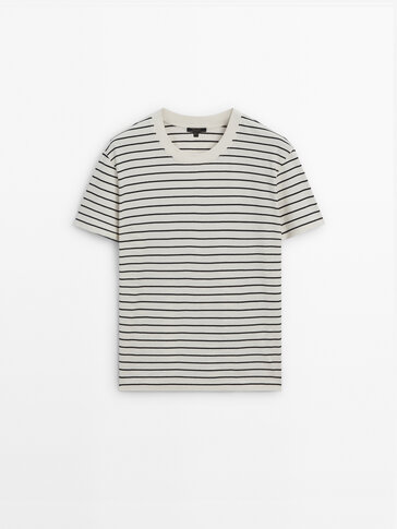 Stripete T-skjorte med kontrastutringning