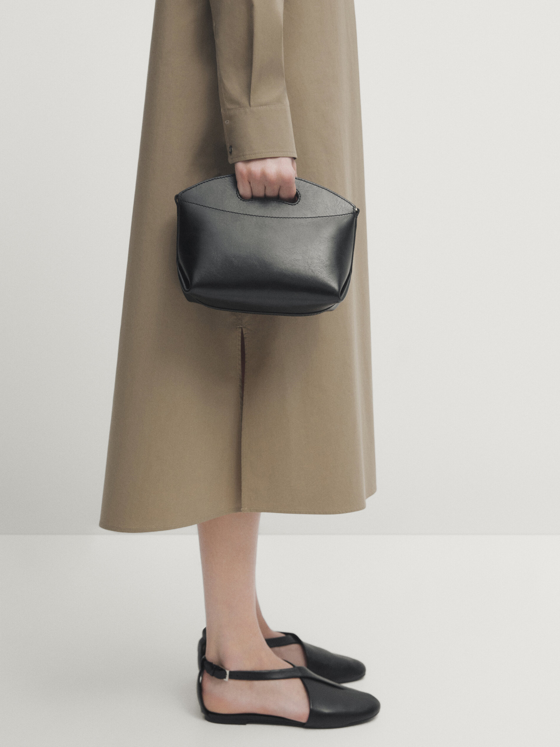 Mini-Umhängetasche aus Nappaleder · Schwarz, Lederfarben, Khaki  