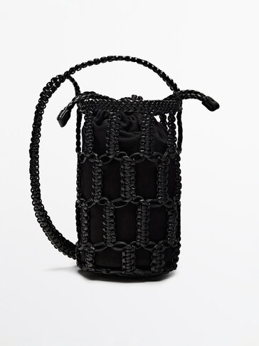 Μini τσάντα bucket από δέρμα νάπα με πλεκτό σχέδιο