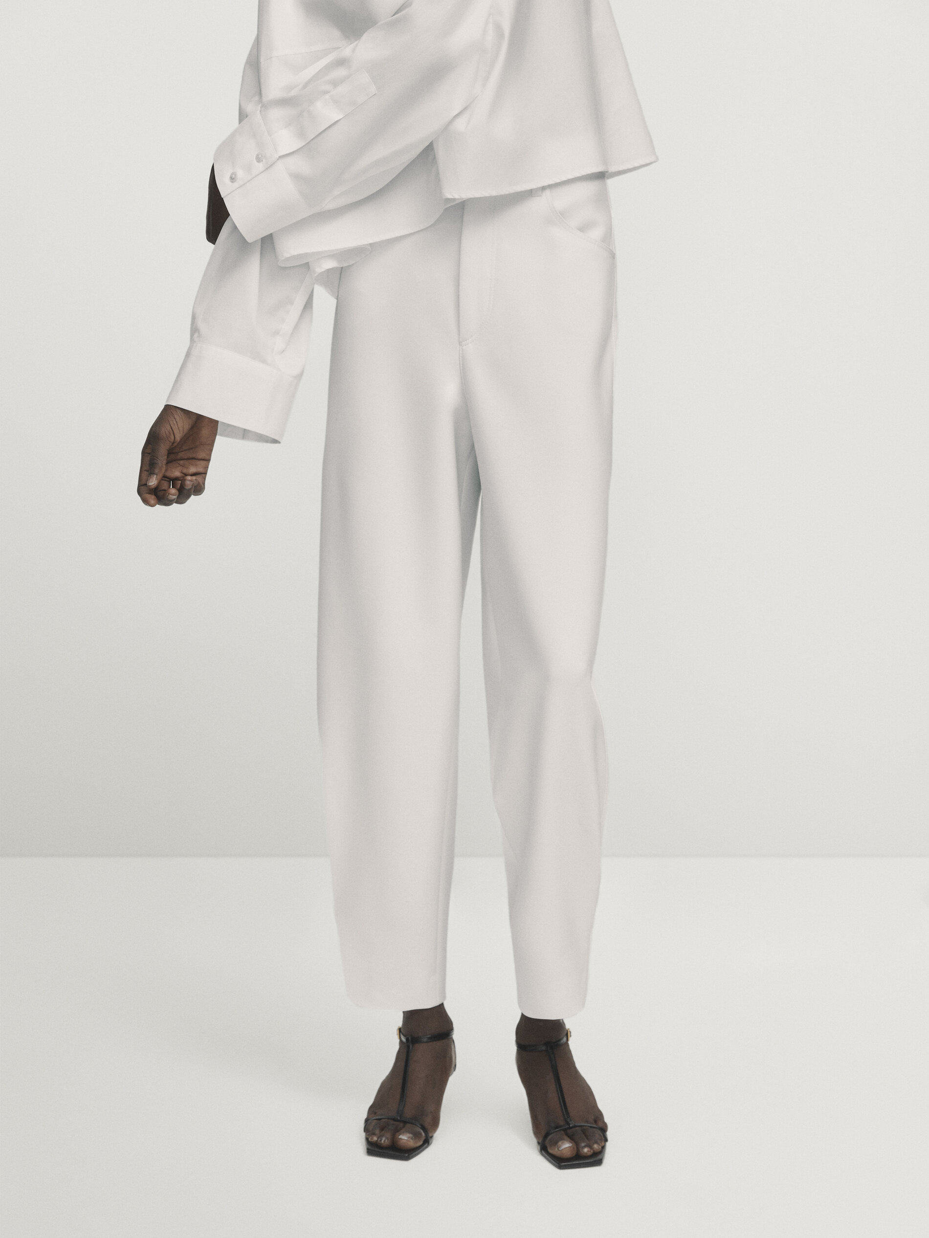 Pleated hem detail trousers - Studio · White · Dressy | Massimo Dutti