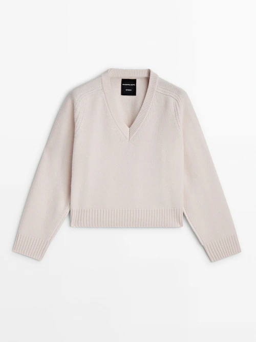 Knit V-neck wool-blend sweater - Studio · Cream, Black · Sweaters And  Cardigans | Massimo Dutti