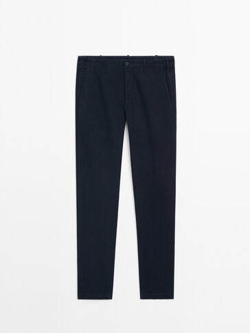 Pantaloni chino in micro twill tapered fit