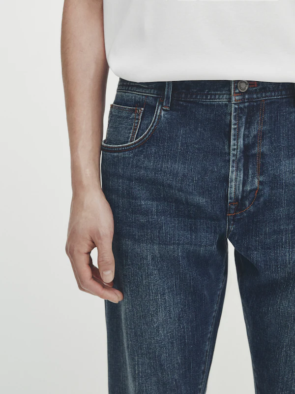 Tapered-fit mid stonewash selvedge jeans · Indigo · Dressy | Massimo Dutti