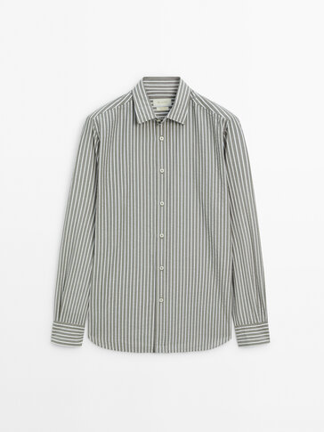 Seersucker regular fit cotton striped shirt
