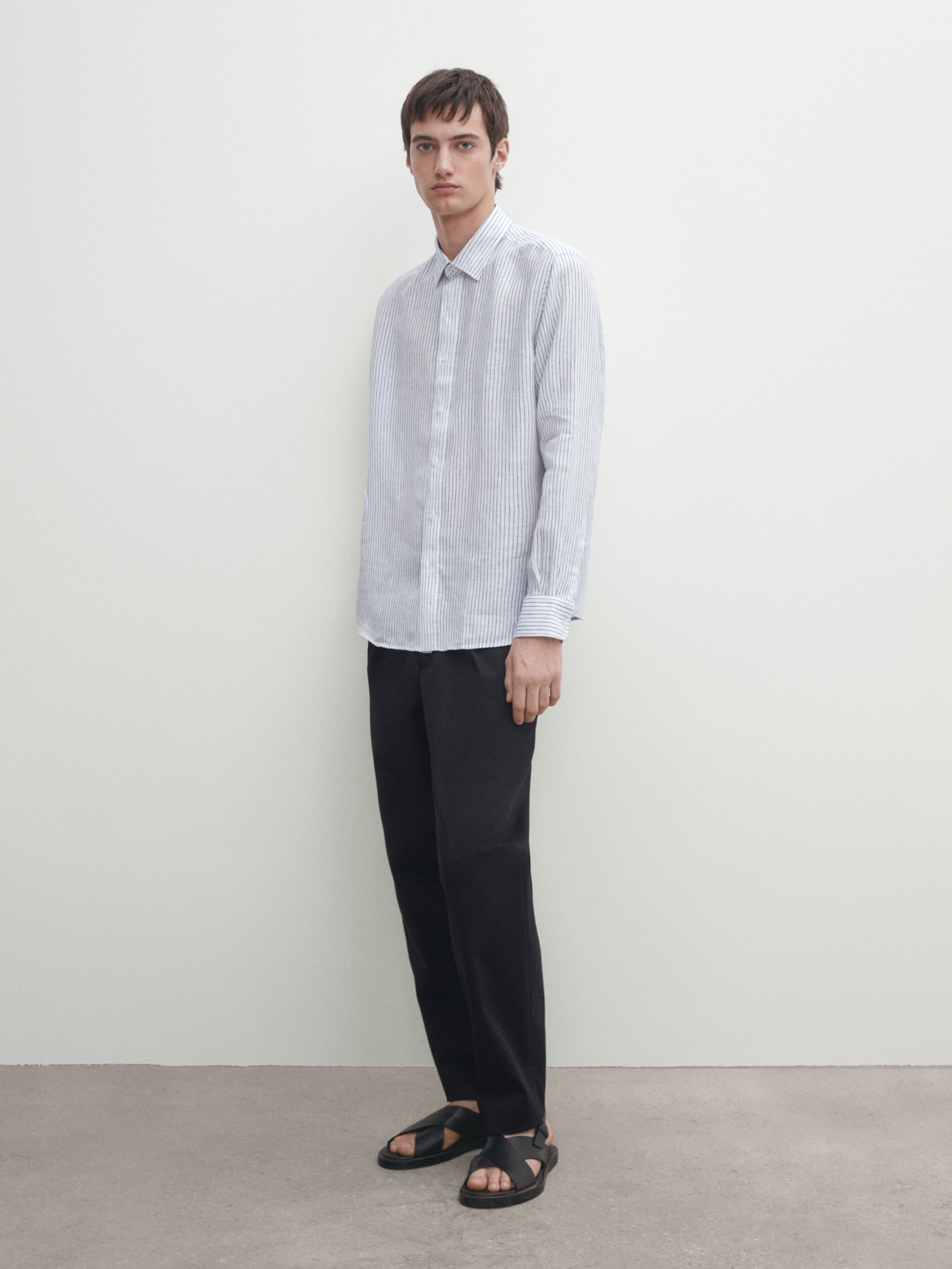 Massimo Dutti Regular-fit Striped 100% Linen Shirt In Marineblau